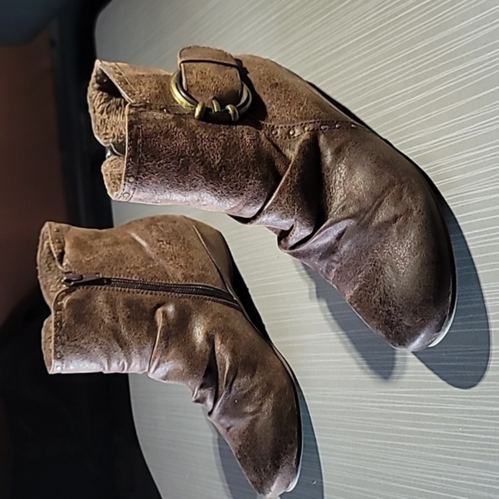 Baretraps 'Sublime' Brown Faux Leather Western Buckle Booties Size 6M